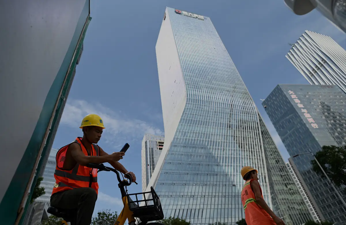 Evergrande vende activos para poder pagar sus deudas