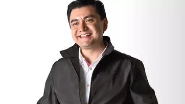 Alejandro Hernández encontró cómo competir con aplicaciones para celulares y pantallas con acceso a internet. (Foto: Jesús Almazán)