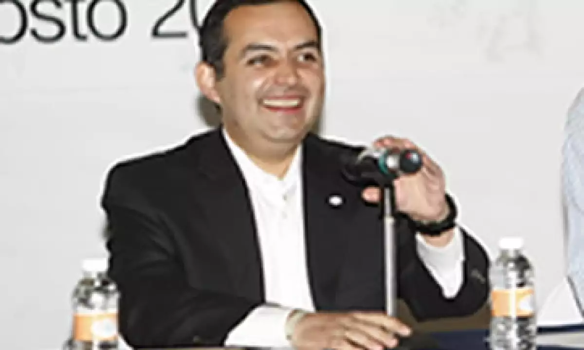 Cordero defendió su derecho a declarar sus aspiraciones presidenciales a pesar de ser titular de Hacienda. (Foto: Notimex)