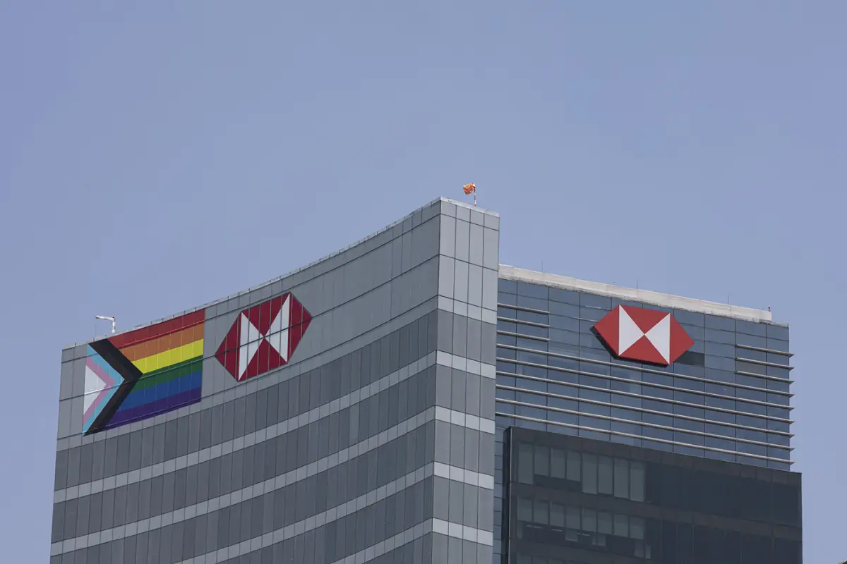 Clientes de HSBC denuncian cargos no reconocidos en sus cuentas