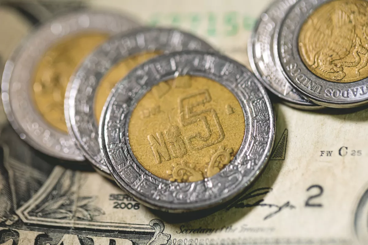 Inflación de diciembre y minutas de Banxico afectarán al peso esta semana