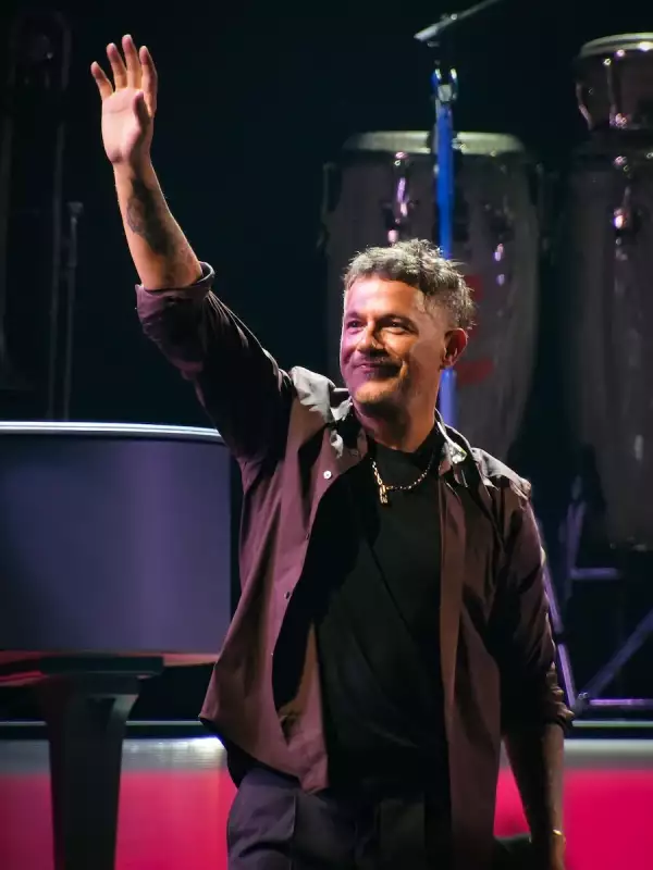 Alejandro Sanz da el segundo concierto de su gira ¿Y ahora qué? en el Auditorio GNP Seguros de Puebla