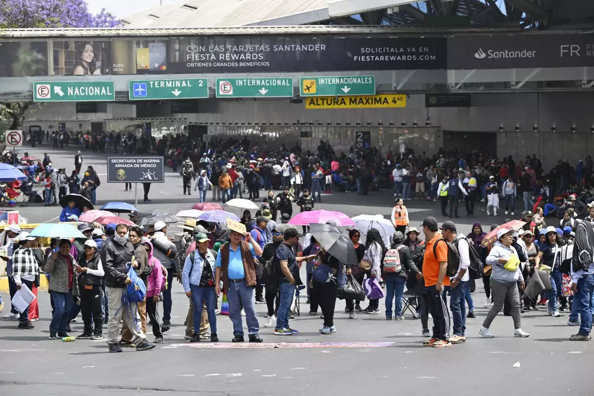Bloqueo de la CNTE hoy causa caos en el AICM y otras vialidades de la CDMX