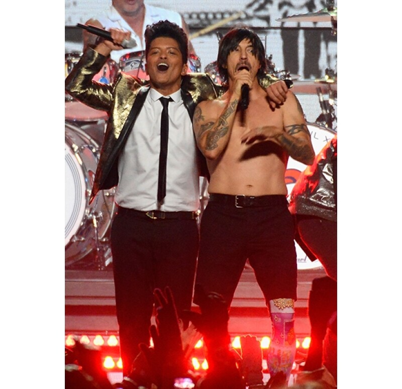 Anthony Kiedis y Bruno Mars.