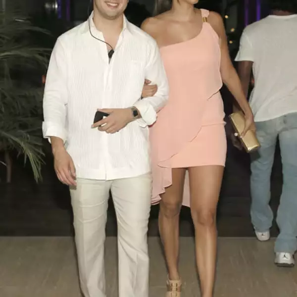 Nicolás Esparza,Mayela Rubio