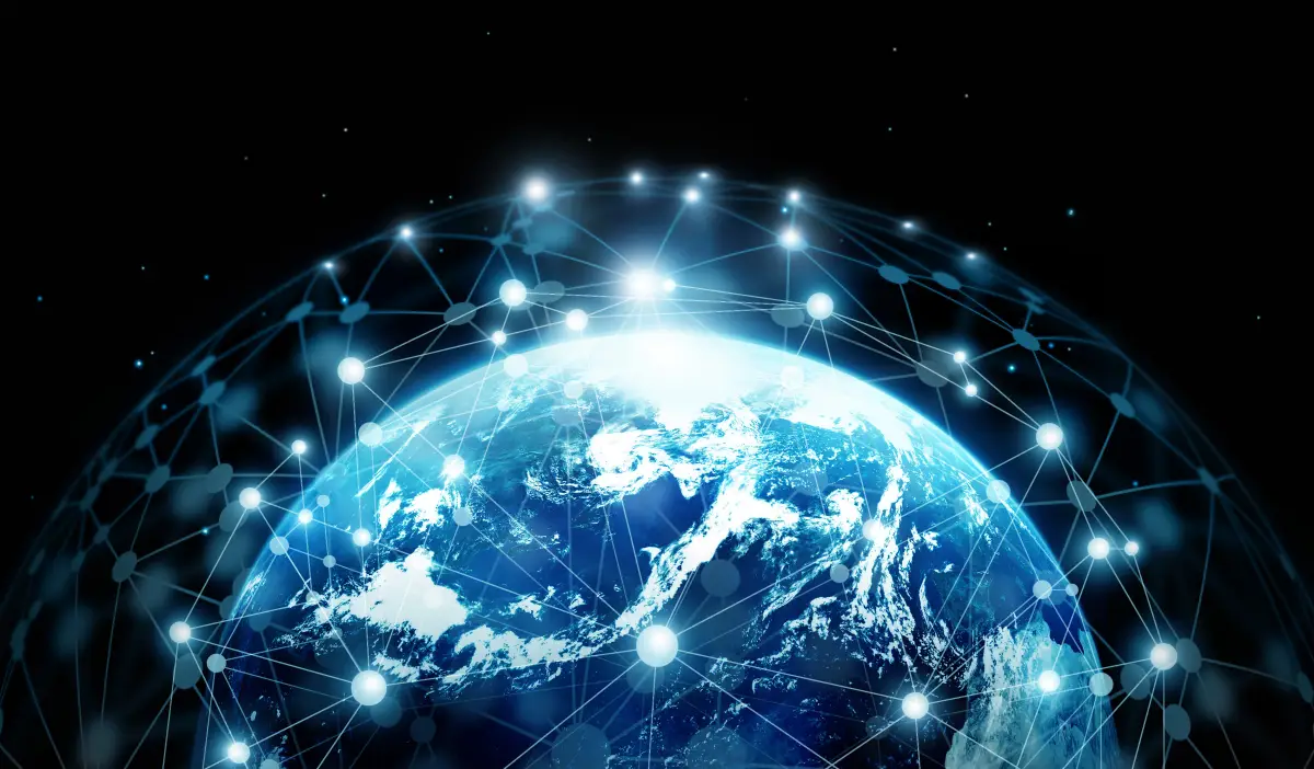 Musk quiere llevar centros de datos al espacio por la IA: qué significa la unión de SpaceX y xAI