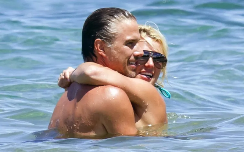 La Princesa del Pop decidió celebrar sus 29 años en Puerto Vallarta acompañada de su novio Jason Trawick.