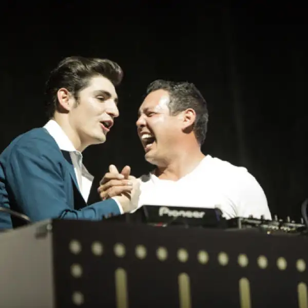 Robby Kipferl y el DJ Mark Stylz