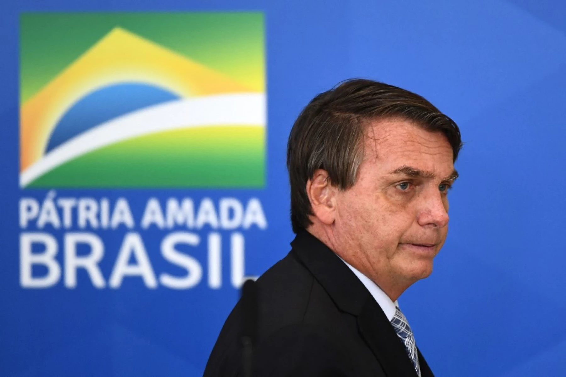 Bolsonaro considera privatizar Petrobras, consultará a su equipo económico