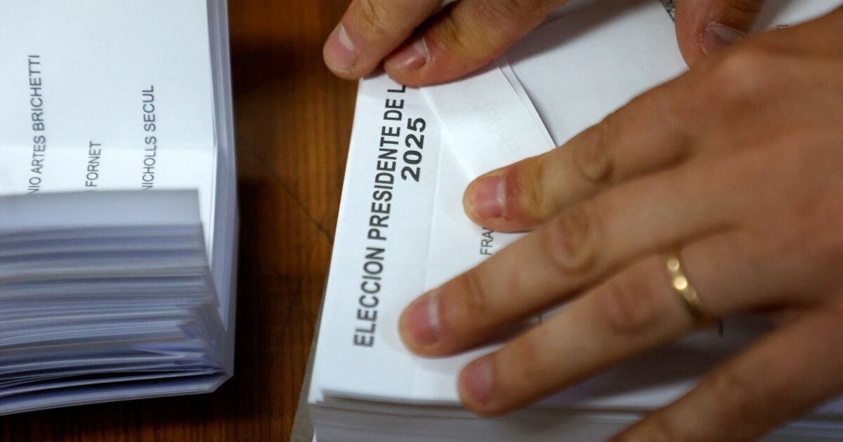 Şili yeni başkanını ana endişesi güvenlik olan bir şekilde seçiyor