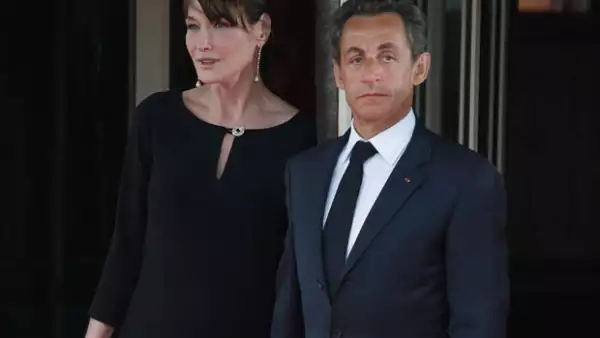 La ex primera dama defiende a su esposo, el ex presidente francés Nicolás Sarkozy, de las acusaciones sobre el financiamiento de sus campañas electorales.