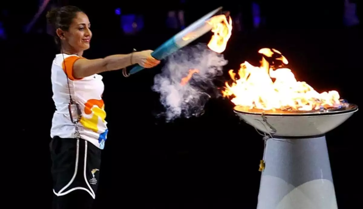 Paola en el momento de encender el pebetero panamericano.
