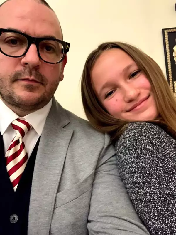 Francisco Migoya y su hija Isabel.jpg