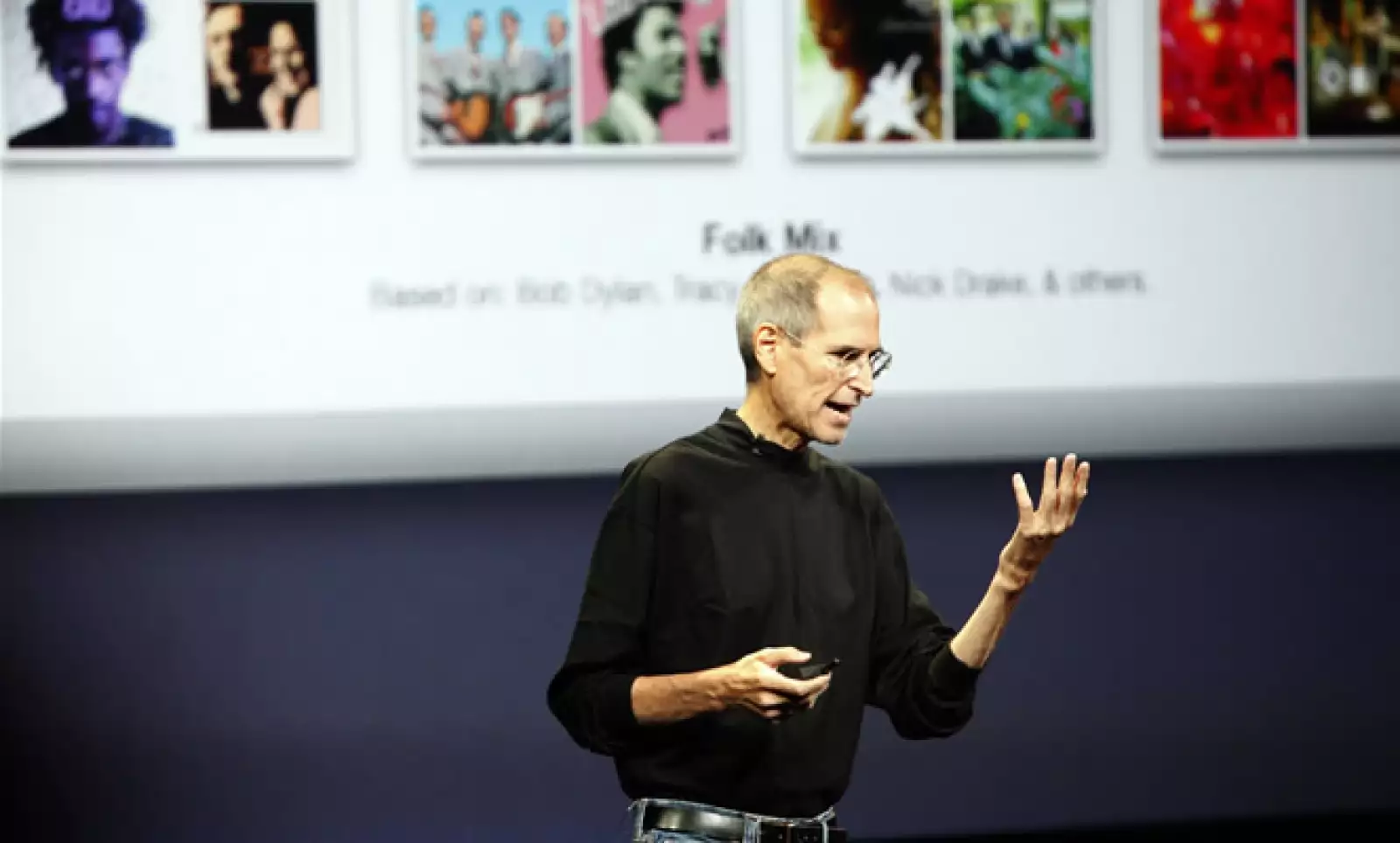 El director de Apple ya recuperado dio el miércoles una presentación de productos de San Francisco donde destacó el iPod Nano con cámara de video. La empresa lanzó además otras novedades como el iTunes LP y precios más bajos para los iPods.