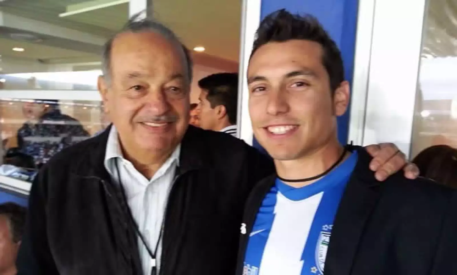 El joven campeón mundial de salto de longitud, Luis Rivera, vivió una final diferente, entre León y los Tuzos,  al compartir el palco presidencial con el empresario mexicano Carlos Slim el pasado domingo.