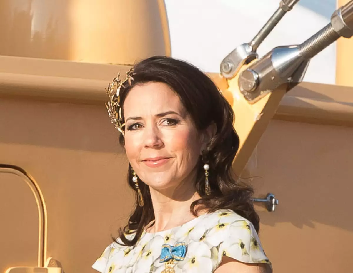 Mary ultimamente ha sido una muestra de estilo real. Usando las tendencias y looks del momento, nos impresiona constantemente, pero este look fue lo máximo.