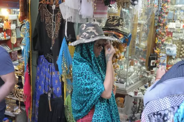 La cantante visitó la ciudad santa de Jerusalén.