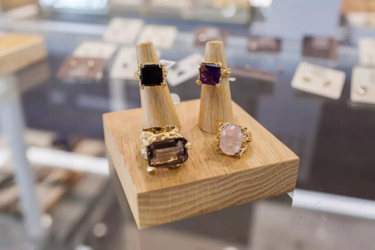 Anillos Lola Bassó, en Cañamiel