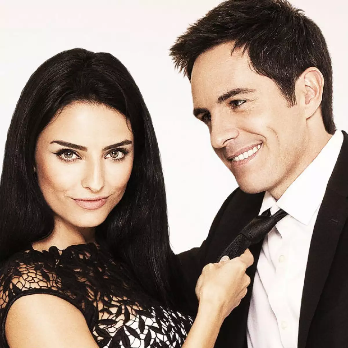 Aislinn Derbez y Mauricio Ochmann comenzaron su historia de amor con la película 'A la Mala'.