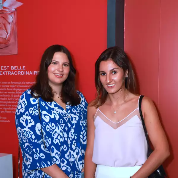  Isabel Liñero y María Peinado