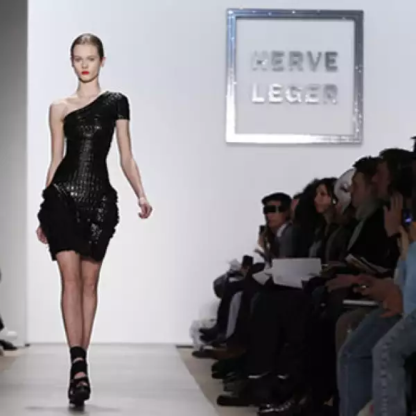 pasarela de herve leger en la semana de la moda de ny