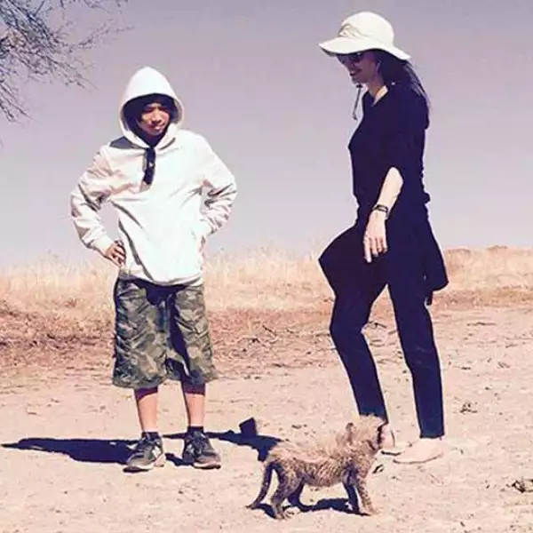 El fin de semana, Angelina Jolie y su hijo Pax visitaron el santuario de vida silvestre N/a´an ku se, con el que ella y su familia han trabajado en conjunto desde 2006.