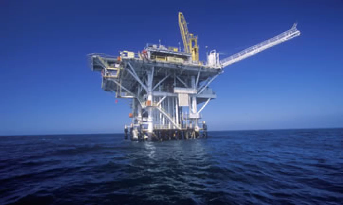 La producción de Pemex ha caído desde su punto máximo en 2004 de 3.4 millones de barriles diario promedio, a cerca de 2.54 este año.(Foto: Getty Images)