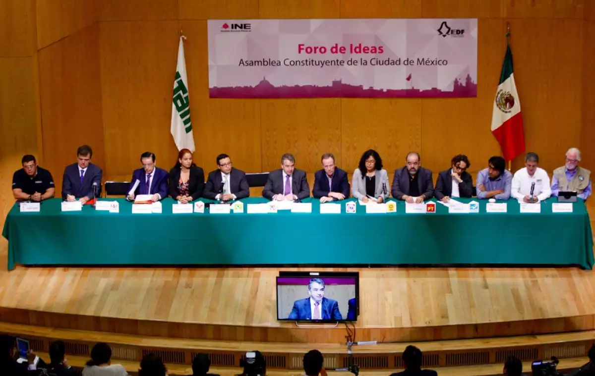 El INE y el IEDF han organizado una serie de encuentros entre los candidatos a integrar la Asamblea Constituyente para que presenten sus propuestas a la ciudadanía.