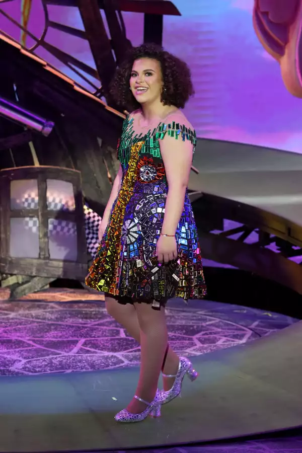 Lucero Mijares en la obra El Mago.