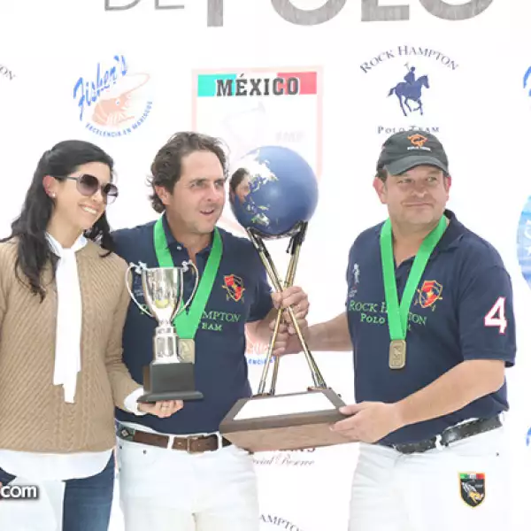 María y Diego Solórzano y Billy Steta