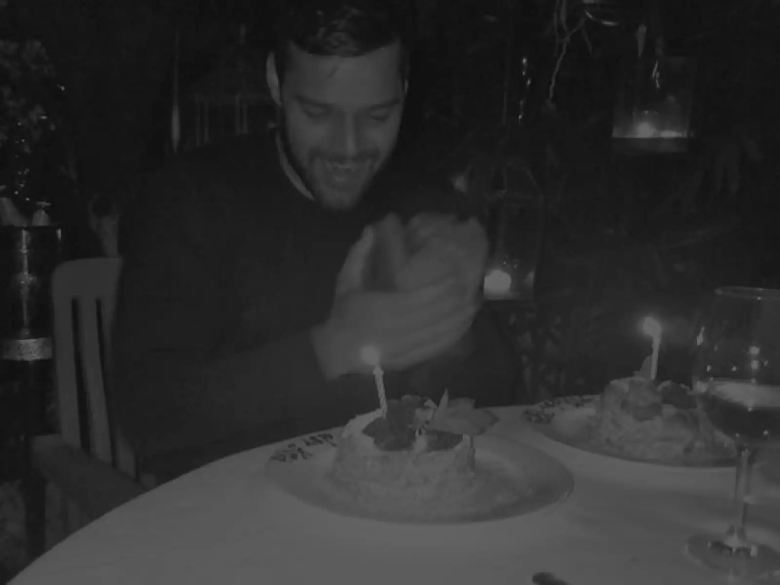 Ricky Martin festejó su cumpleaños el día de ayer, y no dudó en postear una fotografía de su celebración. `Gran noche!´, escribió.