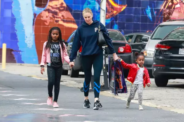 Charlize Theron y su hija Jackson