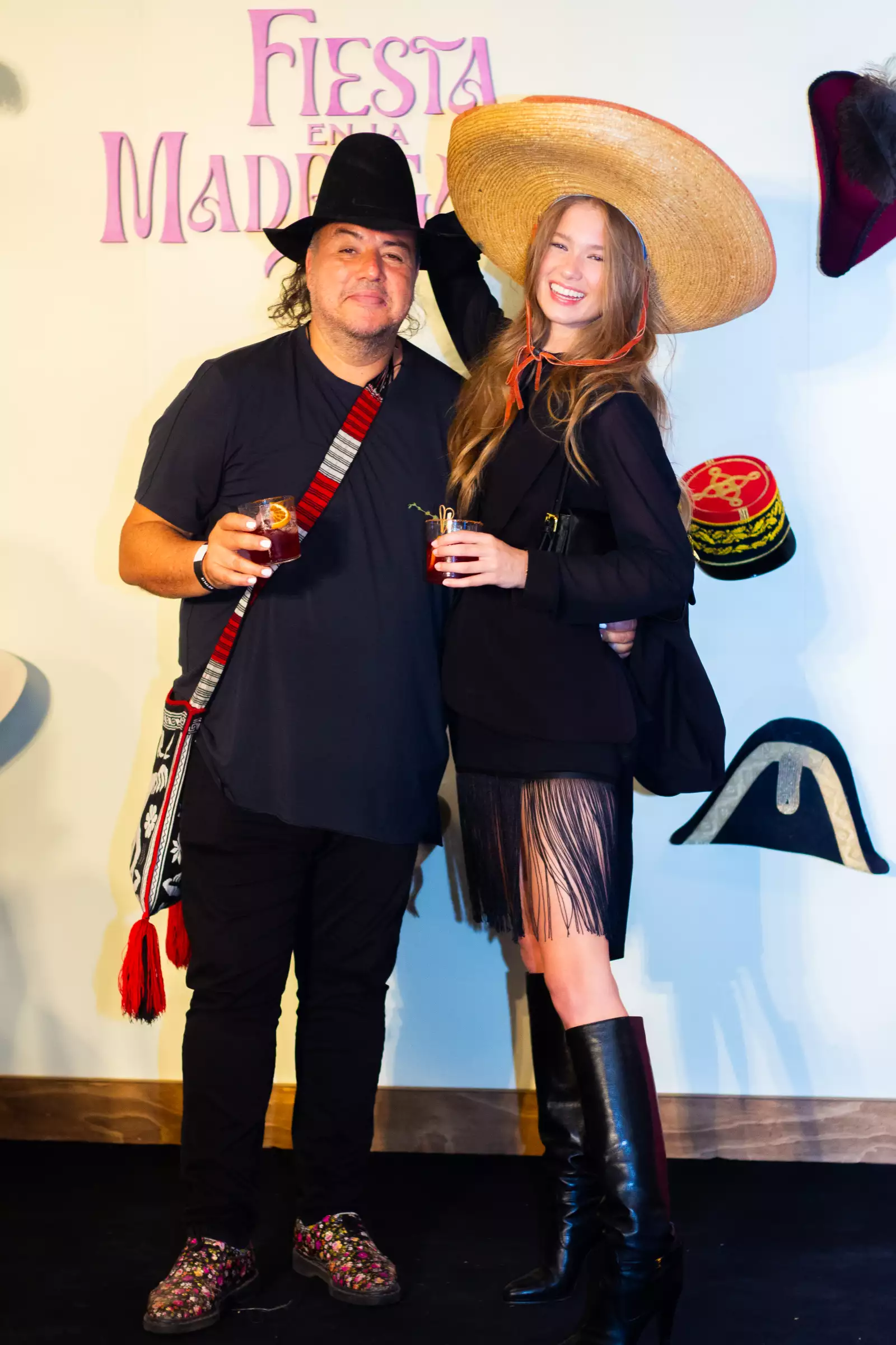 ALFOMBRA ROJA Y COCTEL FIESTA EN LA MADRIGERA
