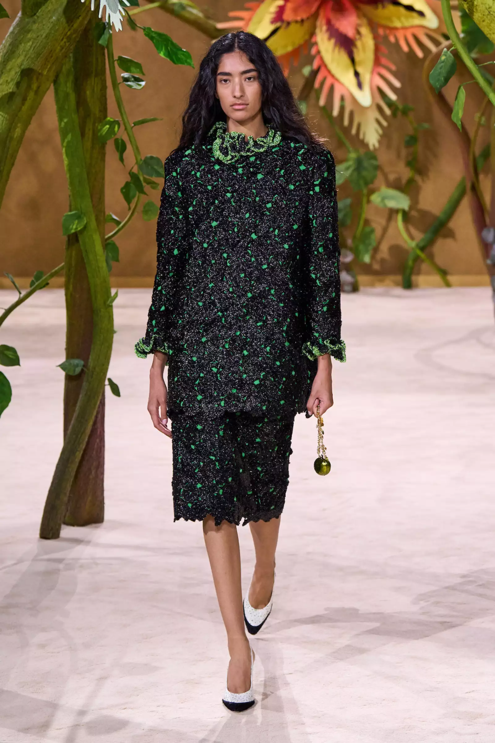 Chanel HC F26 008.jpg