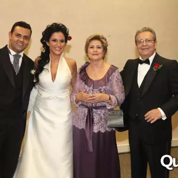 Guillermo Ochoa y Danielle Dithurbide,Ana Maria Millan,Guillermo Ochoa