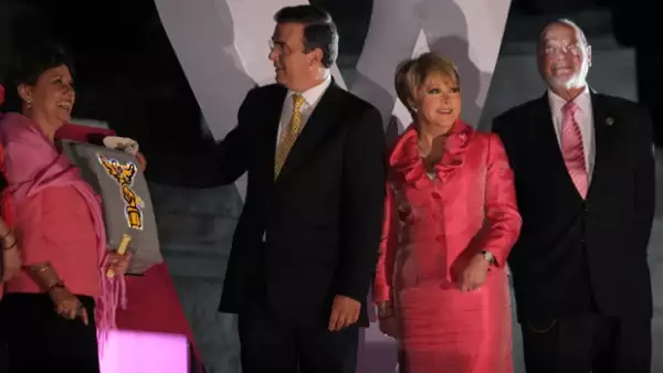 El Gobierno del Distrito Federal a través del Instituto de Las Mujeres del DF y la compañía Estée Lauder lanzaron nuevamente la cruzada contra el cáncer de mama.