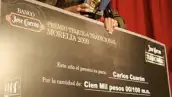 El cineasta se hizo acreedor este año al premio Tradicional que entrega la Casa Cuervo a lo más relevante del cine nacional.