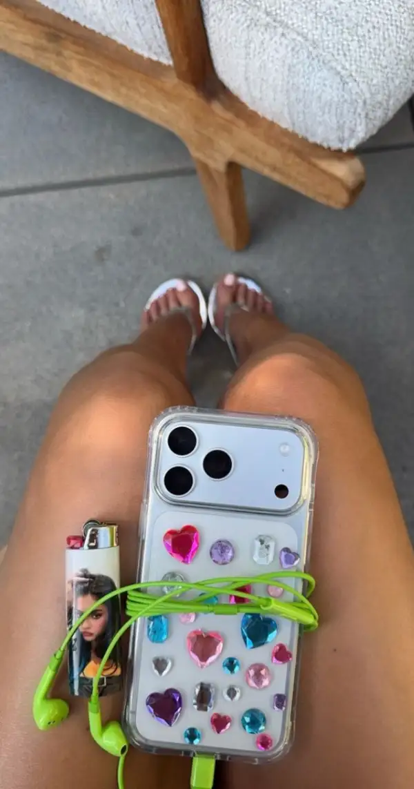 Las fundas bedazzled y con gemas son la sensación esta temporada