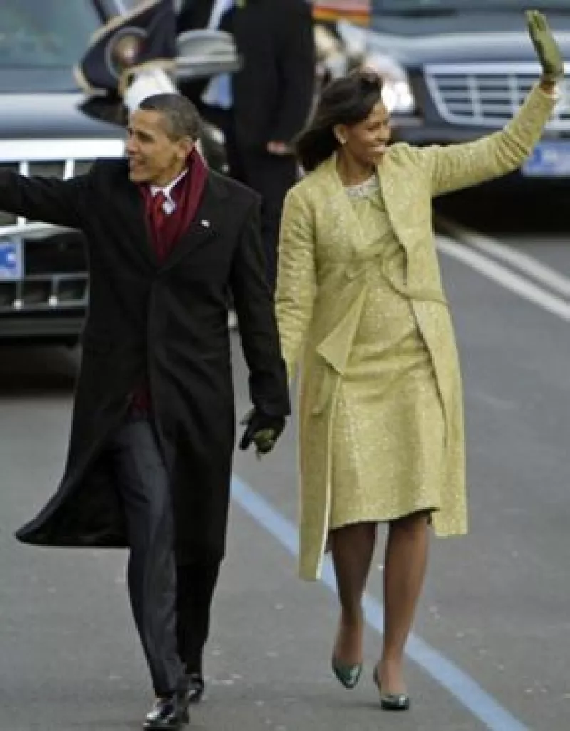 La primera dama ha sido considerada como un nuevo icono de estilo estadounidense, aunque el vestido amarillo que lució en la toma de posesión de su esposo no fue del agrado de todos.