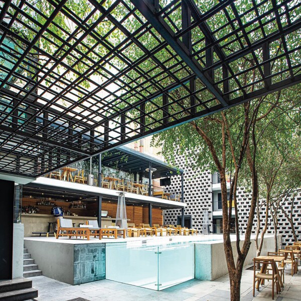 hotel-carlota.jpg