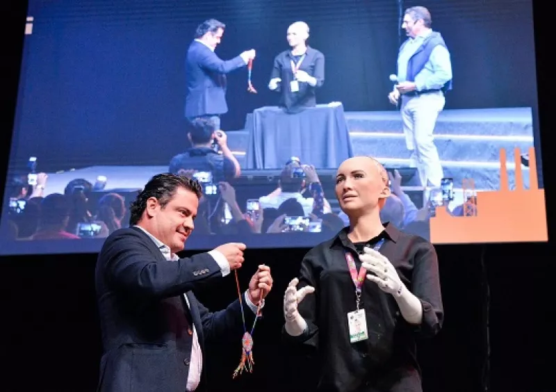 robot Sophia en Guadalajara 2018