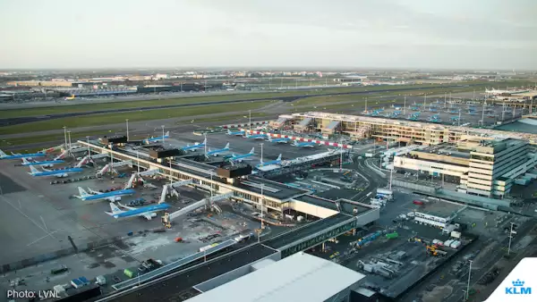 Life and Style KLM 3.jpg