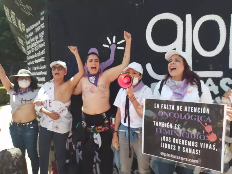 protesta-mujeres-cancer-8m