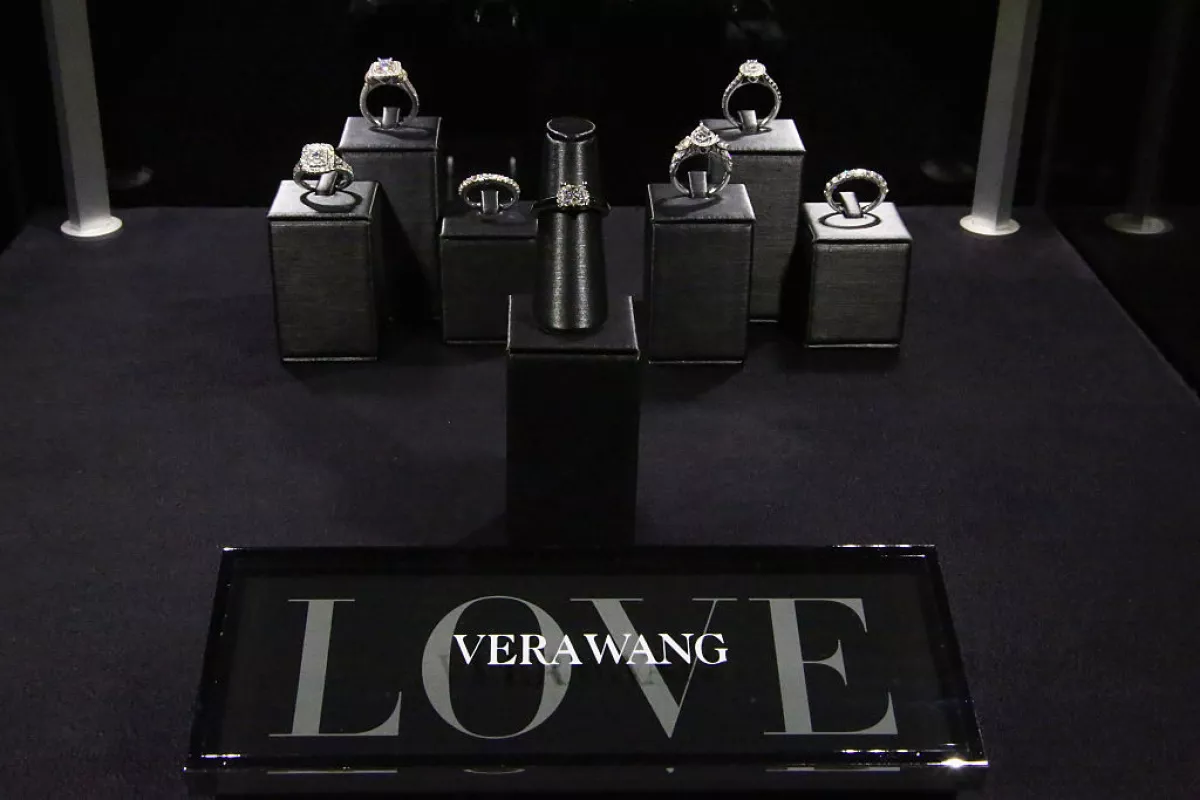 Zales Celebrates The Vera Wang Love Fashion Jewelry Collection