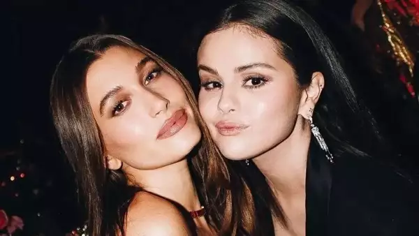 Hailey Bieber y Selena Gomez posan juntas por primera vez