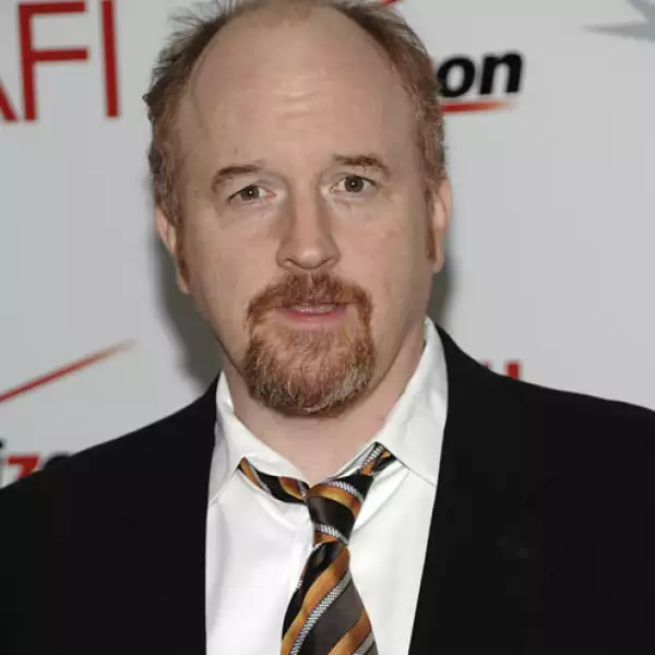LOUIS C.K. Comediante estadounidense.