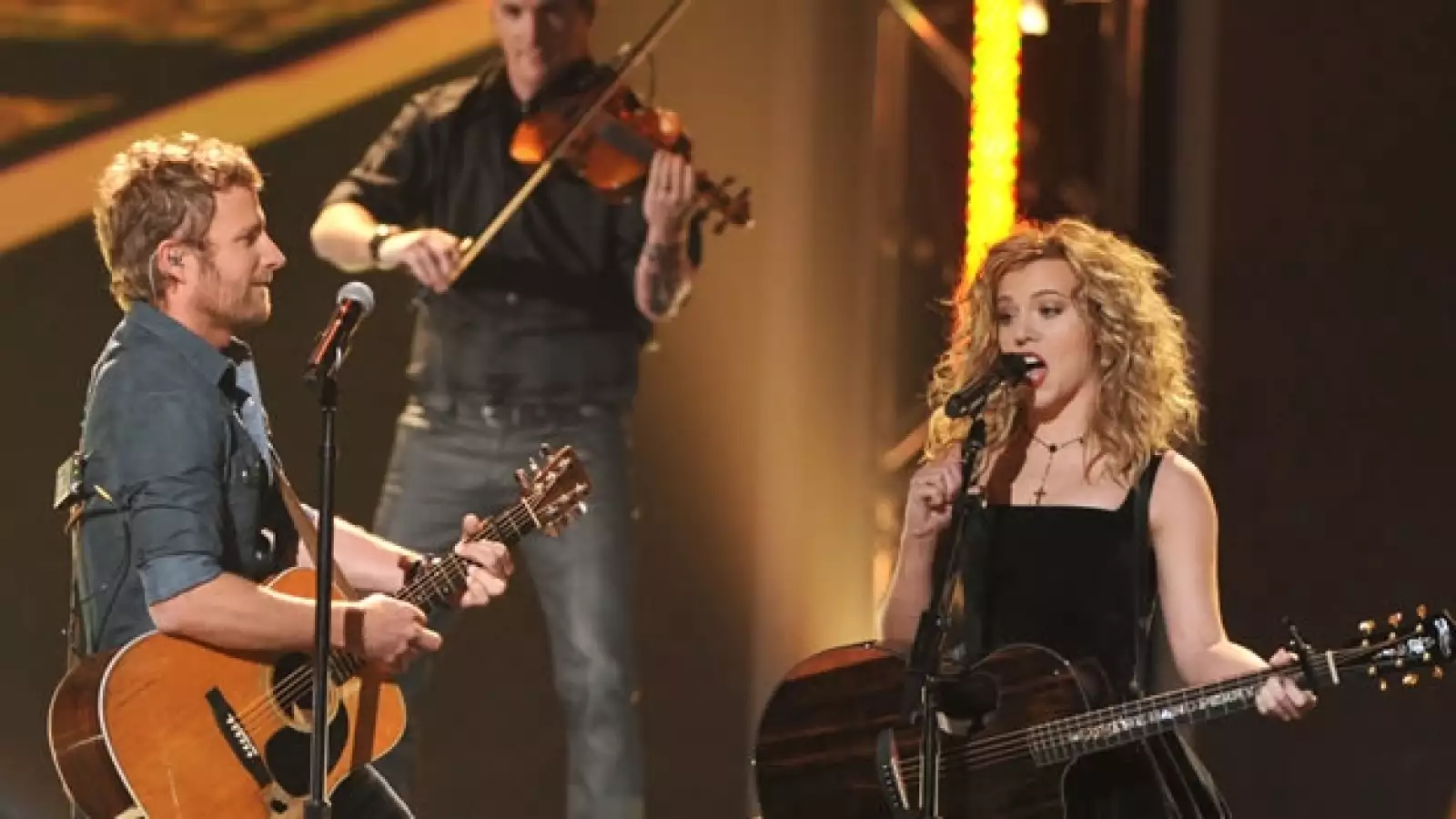 Artistas se presentan en las nominaciones a los Grammy