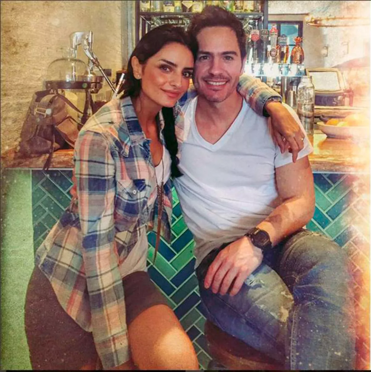 ¿Este podría ser tu vestido de novia, Aislinn? Una foto en Instagram podría ser la pista del diseño que ha elegido para el día más importante de su vida.