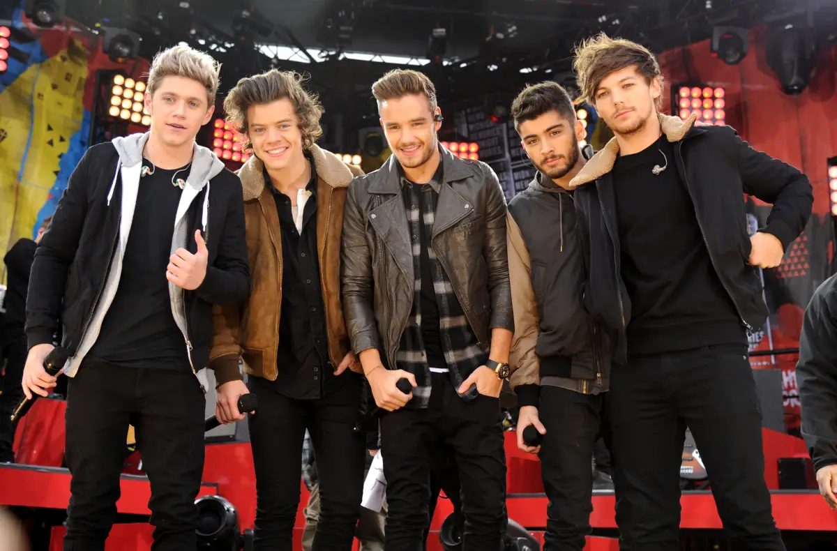 One Direction Performs On ABC's "Good Morning America"