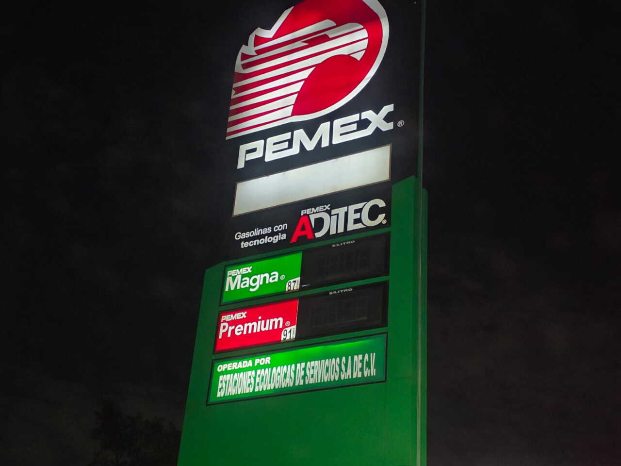Gasolineras con permisos pendientes frenan inversiones por más de 7,000 millones de pesos
